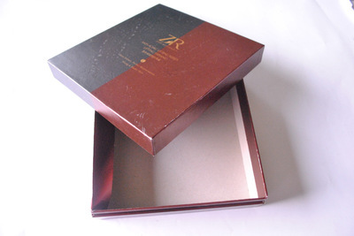 【工廠提供個(gè)性條紋禮盒定制】?jī)r(jià)格,廠家,圖片,禮品盒、禮品袋,廣州萬(wàn)形紙品包裝-